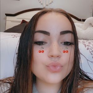 Meet your Posher, Kendra